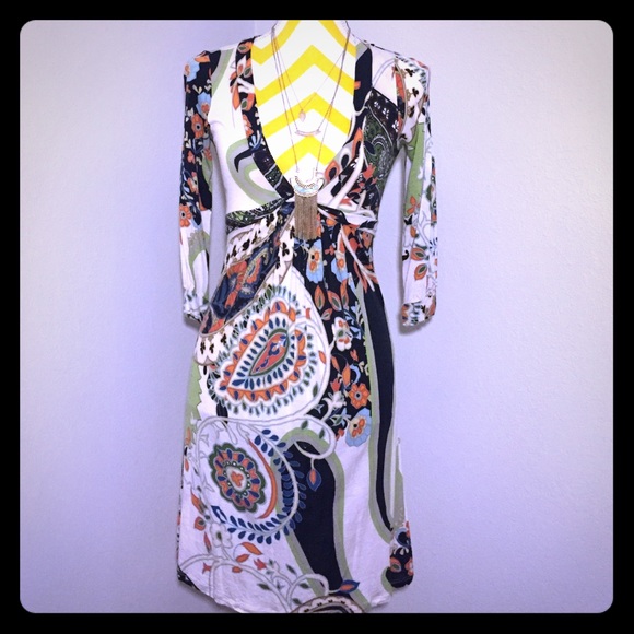 Flattering Zara Dress - Picture 1 of 3