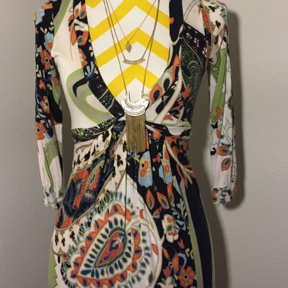 Flattering Zara Dress - Picture 2 of 3