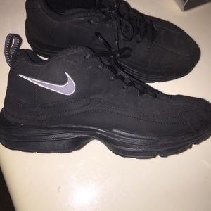 Classic training shoe.