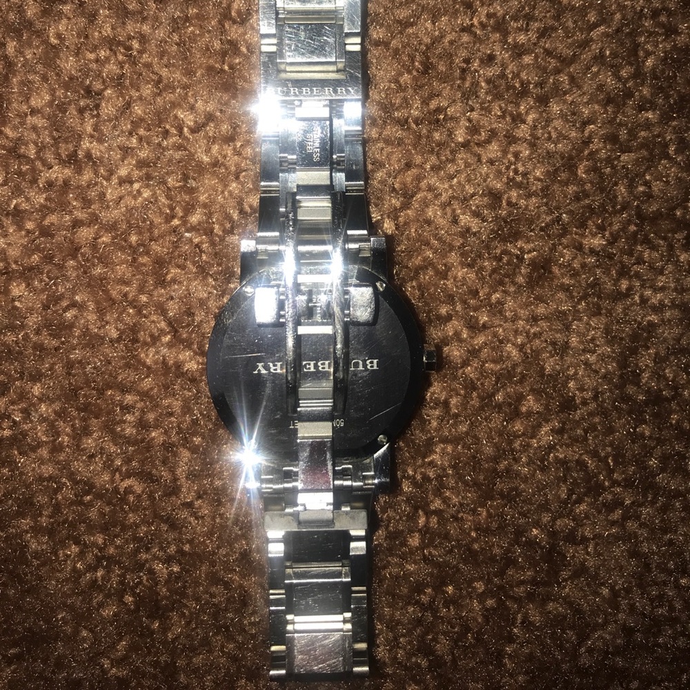Unisex Burberry Watch - Picture 4 of 4