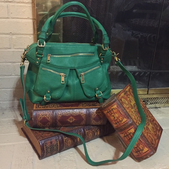 Jessica Simpson Handbags - 1 DAY ONLY SALE🎉 Green Jessica Simpson handbag