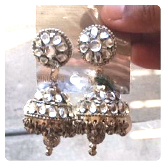 Earrings - Picture 1 of 1