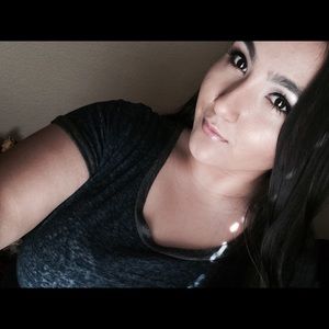 Meet your Posher, Vanessa