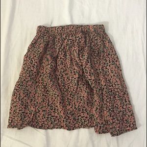 Brandy Melville pink flower printed skirt🌸