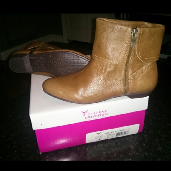 Chinese laundry tan colored flat booties