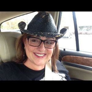 Meet your Posher, Kim