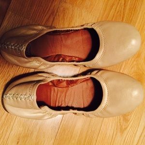 Lucky Brand Nude Flats!