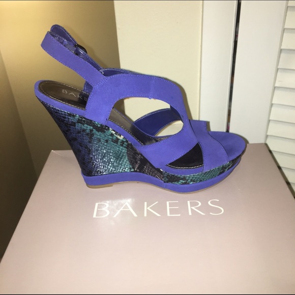 Very cute Bakers royal blue wedge heel