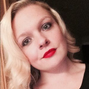 Meet your Posher, Alexis