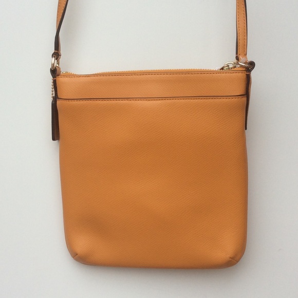 NWT ! Crossgrain NS Cross Body - Picture 2 of 4