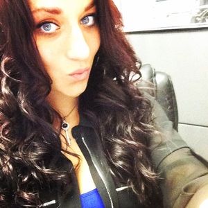 Meet your Posher, Nicole