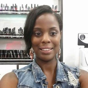 Meet your Posher, Josette