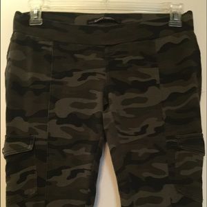 Almost famouse stretch camo large