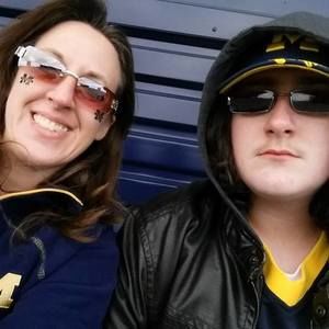 Meet your Posher, Leslie