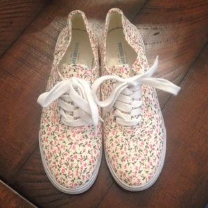 **TRADED** Pink floral shoes