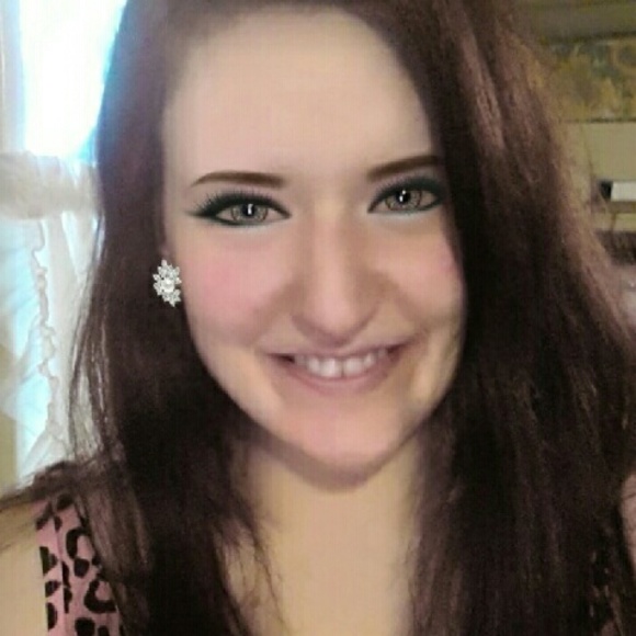 Thanks for stopping by my closet?? - Picture 2 of 3