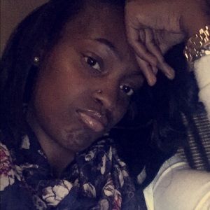 Meet your Posher, Denise