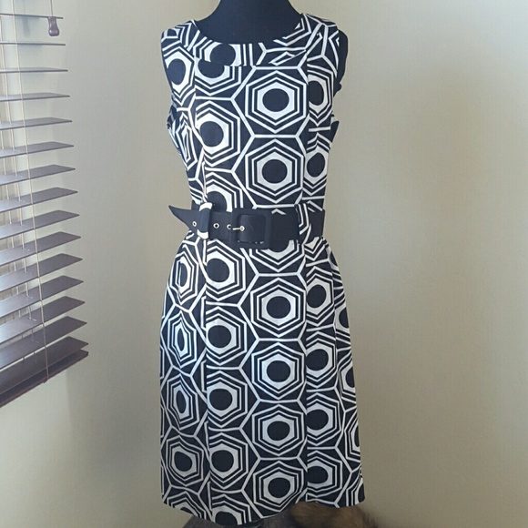 Voir Voir Dresses & Skirts - 2▶$10 SALE Black and white dress NWOT SZ 8