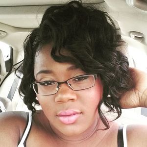 Meet your Posher, Chanel