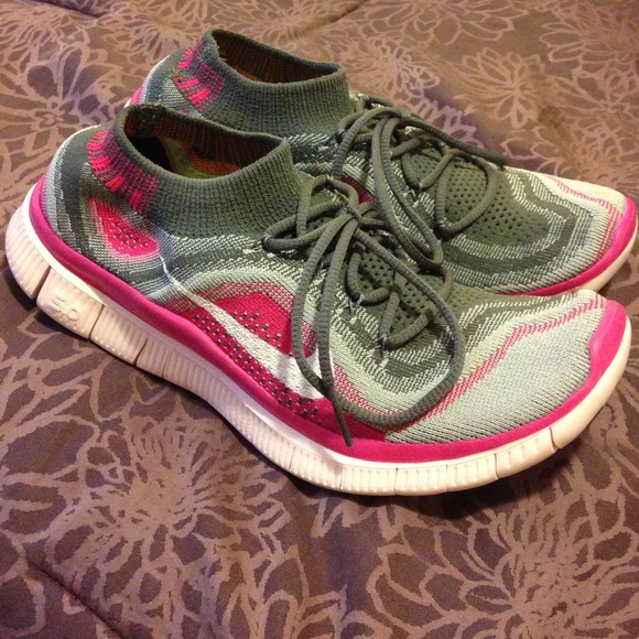 Nike Free Flyknit sneakers. Size 7