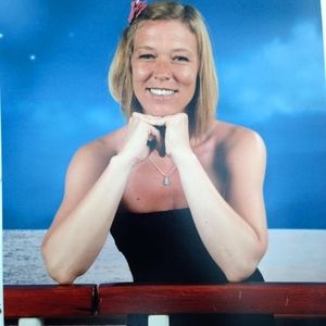 Meet your Posher, Carrie