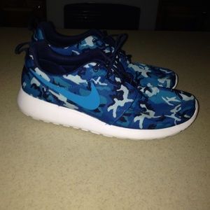blue camo roshes