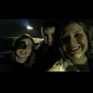 Meet your Posher, Courtney