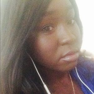 Meet your Posher, Atina