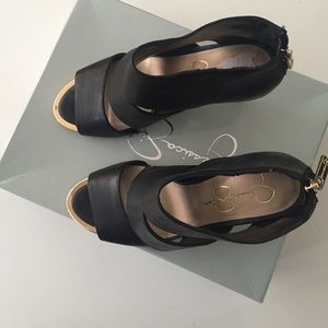 Jessica Simpson black/gold heels