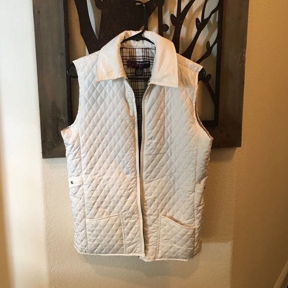 Jackets & Blazers - White Puffer Vest Sz M