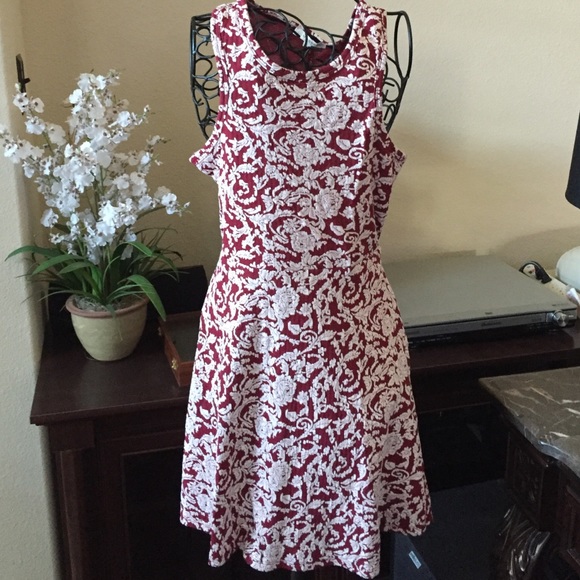 Umgee Open Back  Dress - Picture 2 of 3