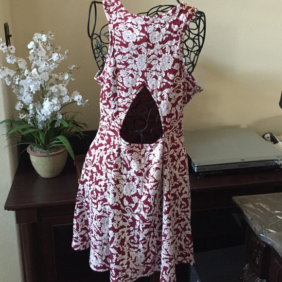 Umgee Open Back  Dress - Picture 3 of 3