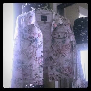 🌺Floral Jean Jacket🌺