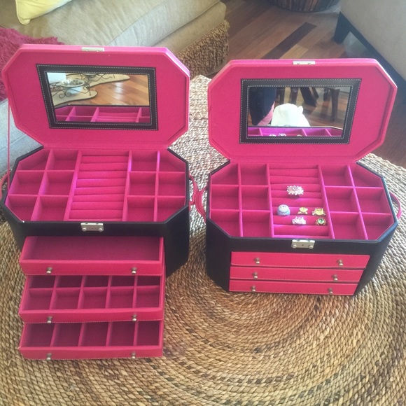 Beautiful Leather Jewelry Boxes