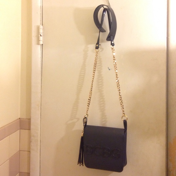 BCBG OVER THE SHOULDER BAG💦💦 - Picture 4 of 4