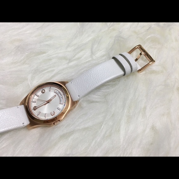Host Pick👠Marc by Marc Jacobs Watch - Picture 3 of 4
