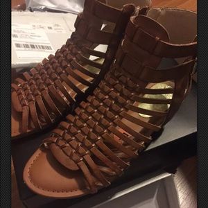 Vince Camuto Gladiator Sandals size 7 brown