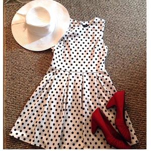 Forever 21 Pleated Polka Dot Dress