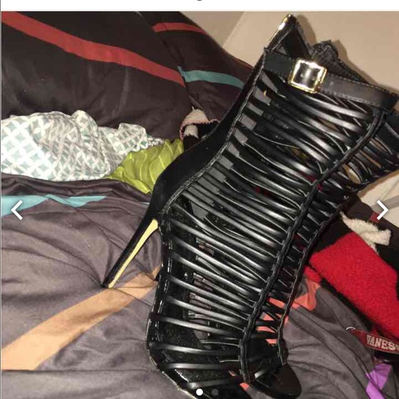 Black caged heels - Picture 2 of 3