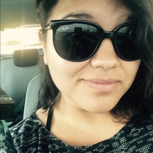 Meet your Posher, Kelli