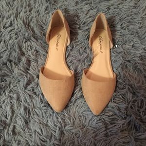 Nude pointed toe flats