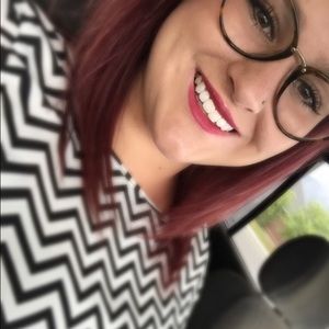 Meet your Posher, Kenzie