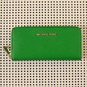 MK Jet Set Travel Saffiano Continental Zip Wallet