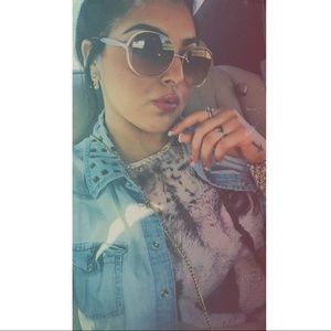 Meet your Posher, Ida