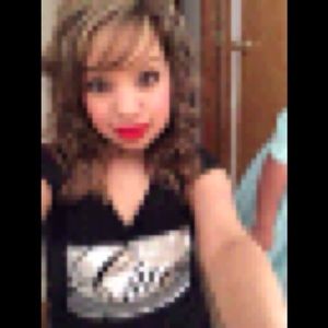 Meet your Posher, Esmeralda