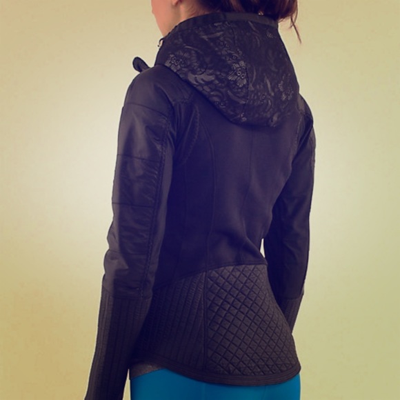 Lululemon bundle up jacket