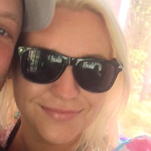 Meet your Posher, Dana