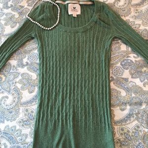 3/4 sleeve green sweater!!