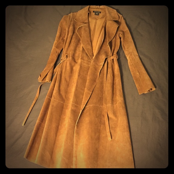 Bisou Bisou Jackets & Blazers - 100% Leather Bisou Bisou trench jacket.