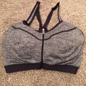 Knockout front close Sport Bra